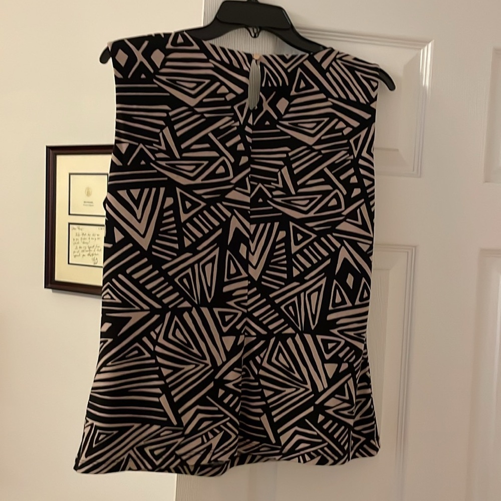 Calvin Klein L knit Sleeveless blouse.